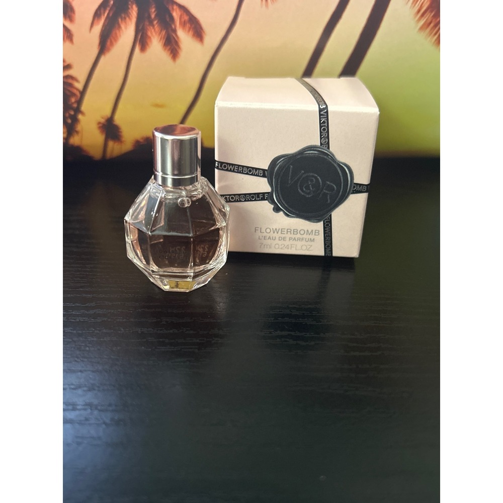 Viktor & Rolf Flowerbomb L'eau 0.24 FL OZ 7ml New In Box